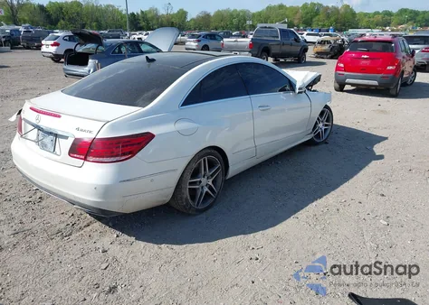 2014 Mercedes-Benz E 350 4Matic z USA, uszkodzony, nr VIN WDDKJ8JB2EF249639